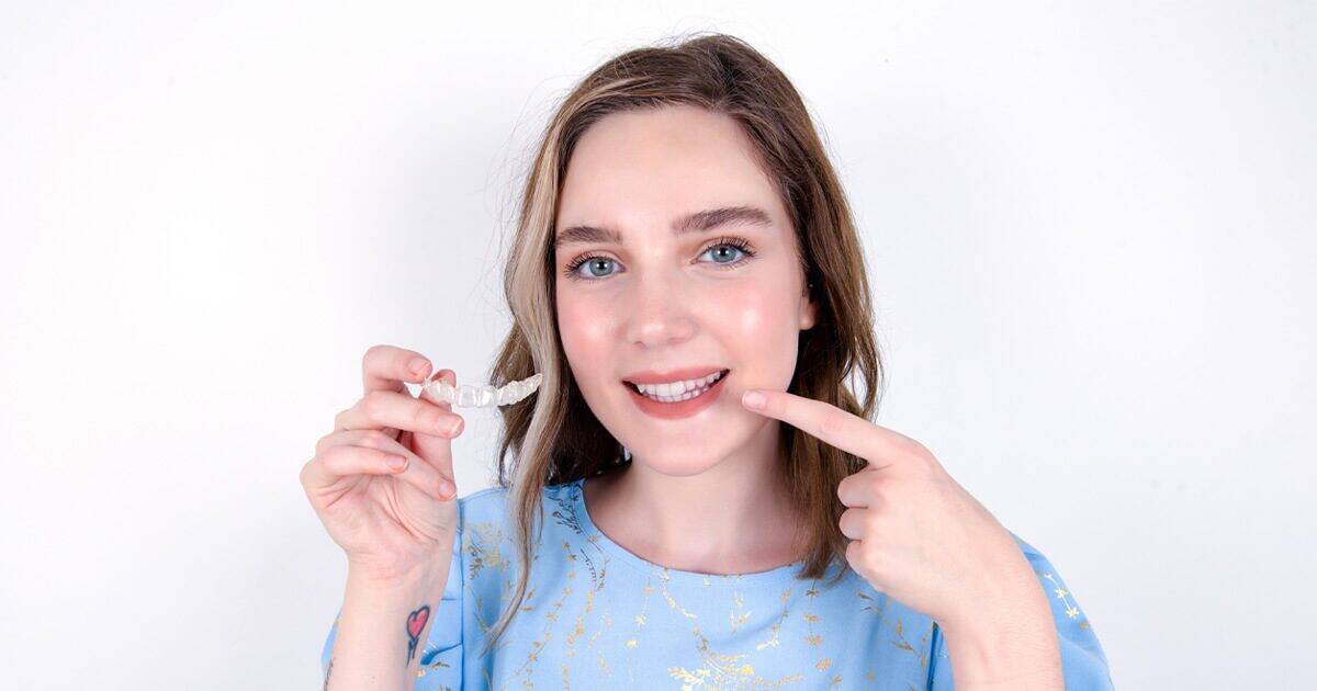 How Do Clear Aligners Work? Straighten Your Teeth Discreetly